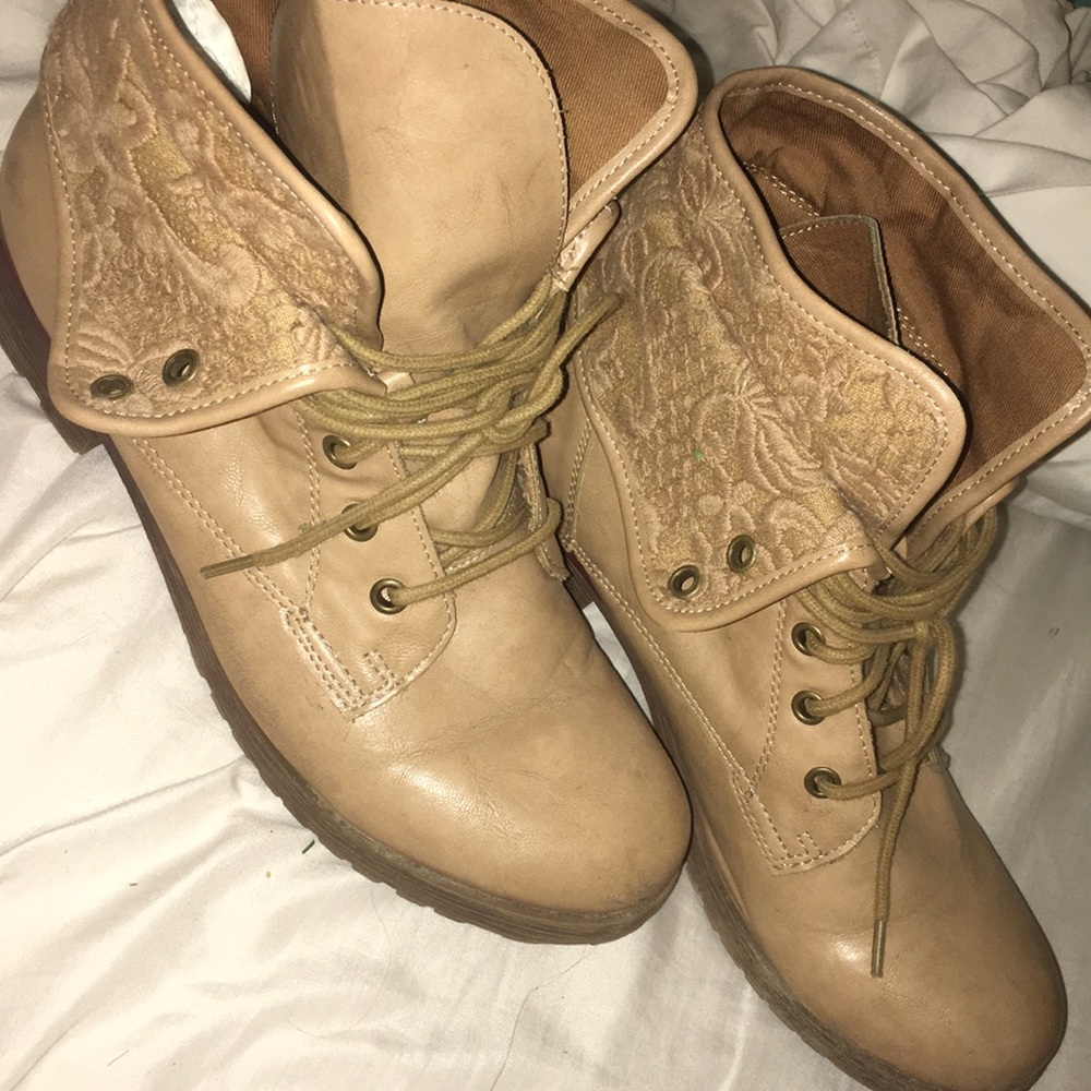 Women’s combat boots